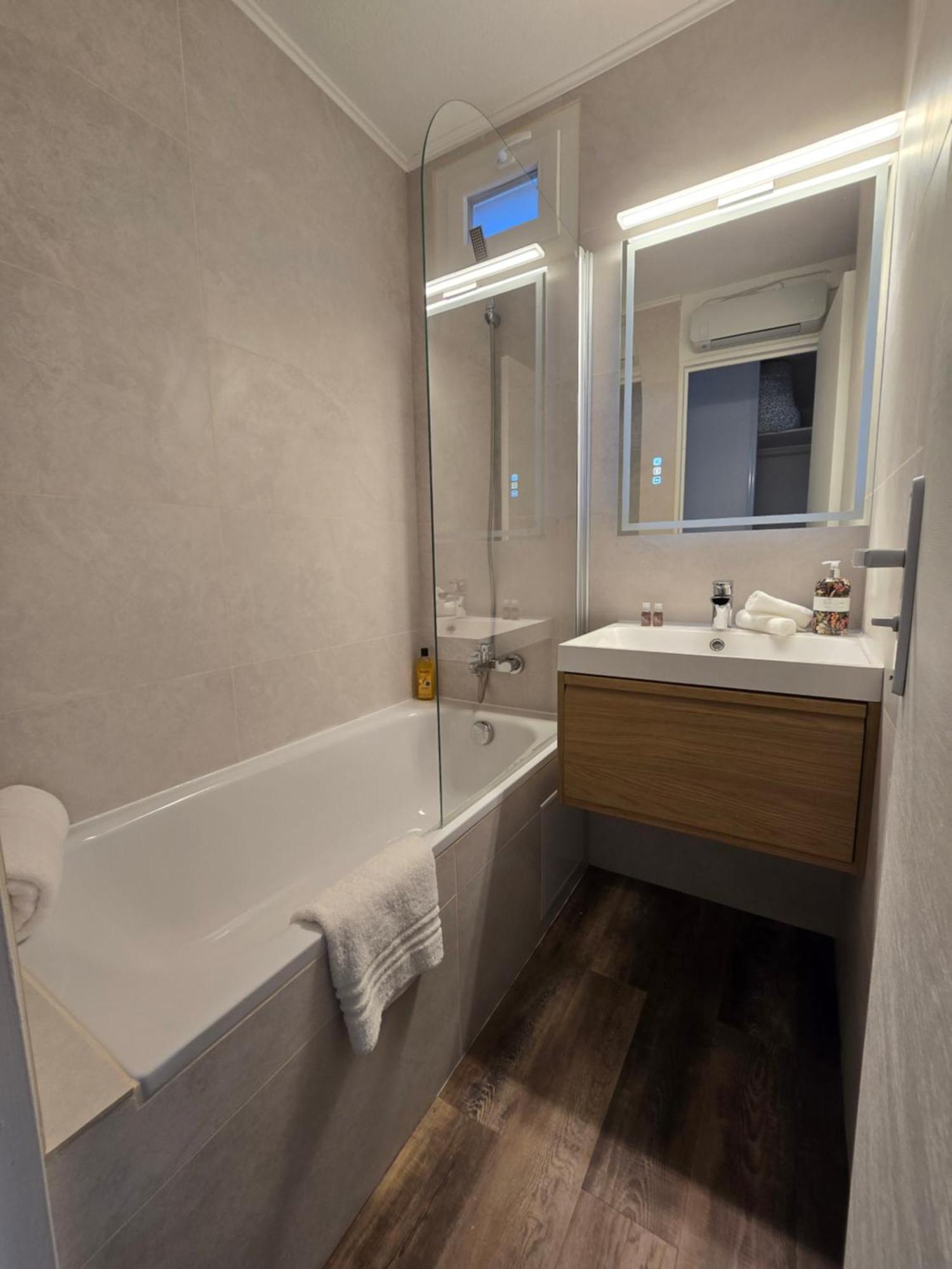 Chez Adriana Studio Vue Mer Avec Piscine Гримо Экстерьер фото